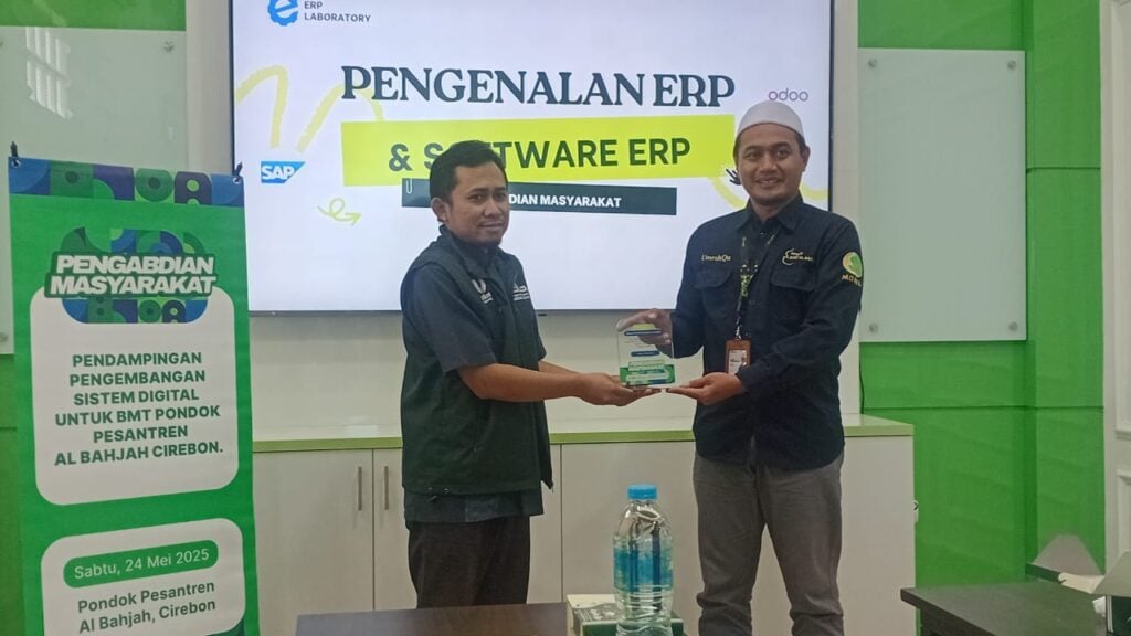 S1 Sistem Informasi Telkom University Digitalisasi BMT Pesantren Al Bahjah: