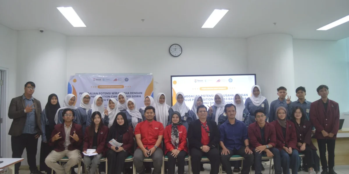 Pelatihan Peningkatan Nilai Jual Produk Melalui Ide Inovatif Kemasan Berbasis Design Thinking Bagi Siswa Madrasah Aliyah Ibnu Sina Soreang